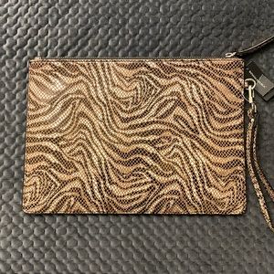 NWT Banana Republic gorgeous snakeskin leather clutch with detachable strap.